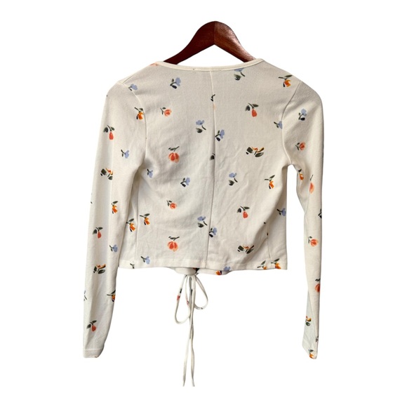 ✨3/$20✨ Forever 21 White Floral Long Sleeve Knit Top with Front Tie.  NWT. Small - Picture 4 of 9